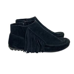 Minnetonka Women's Size 9.5 Black Suede Fringe Lacy Boho Moccasin Ankle Bootie